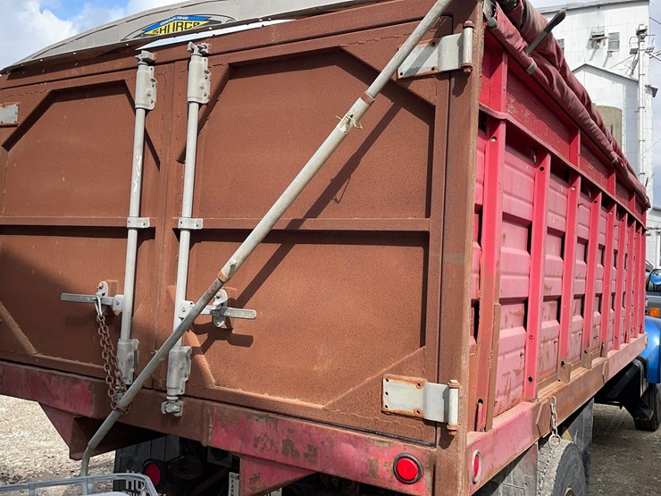 tag-#68,-1986-chevrolet-kodiak-grain-truck-image-10