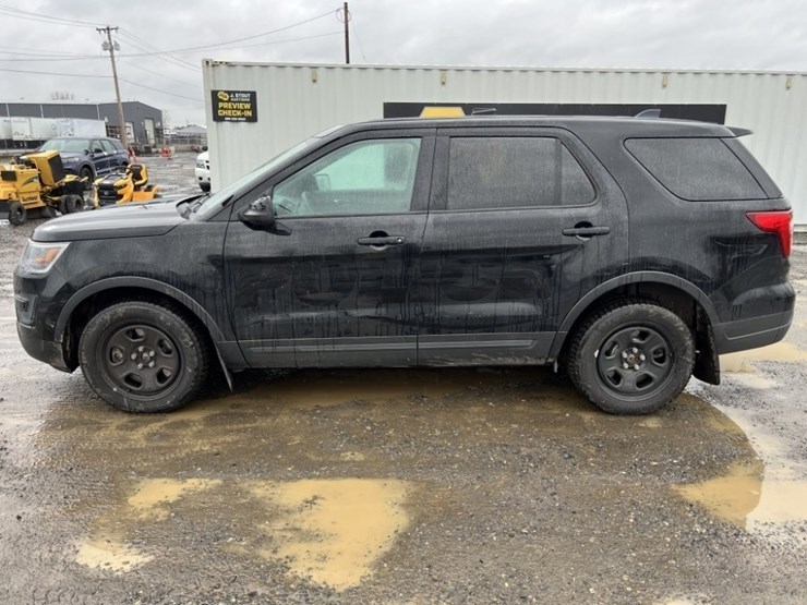 2018-ford-explorer-image-7