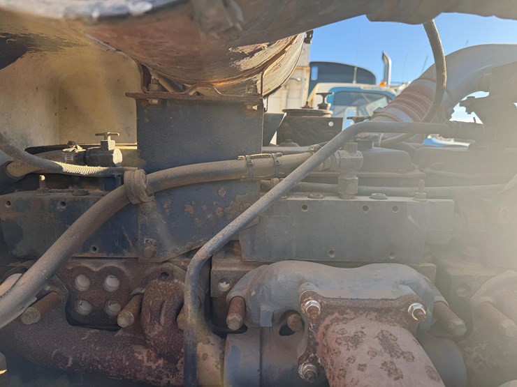 1993-peterbilt-377-image-66