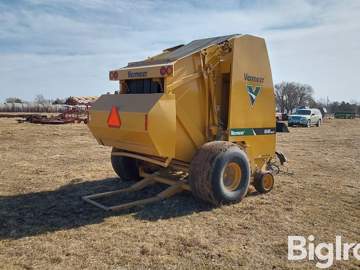 2017-vermeer-604n-image-5