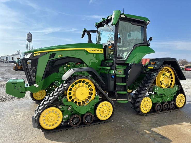 2023-john-deere-8rx-370-image-12
