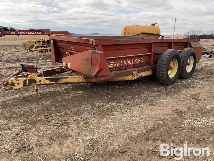 new-holland-791-image-1