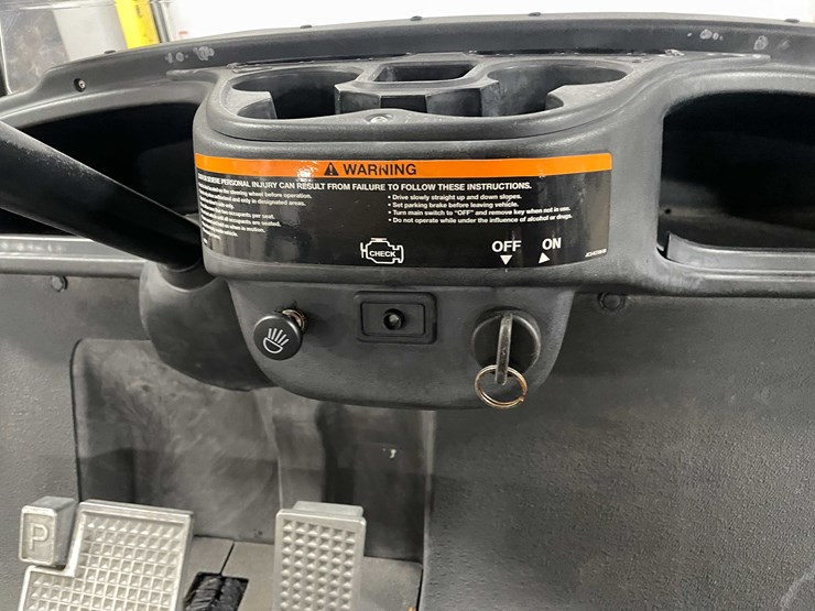 #1444-•-yamaha-golf-cart-(d)-image-13