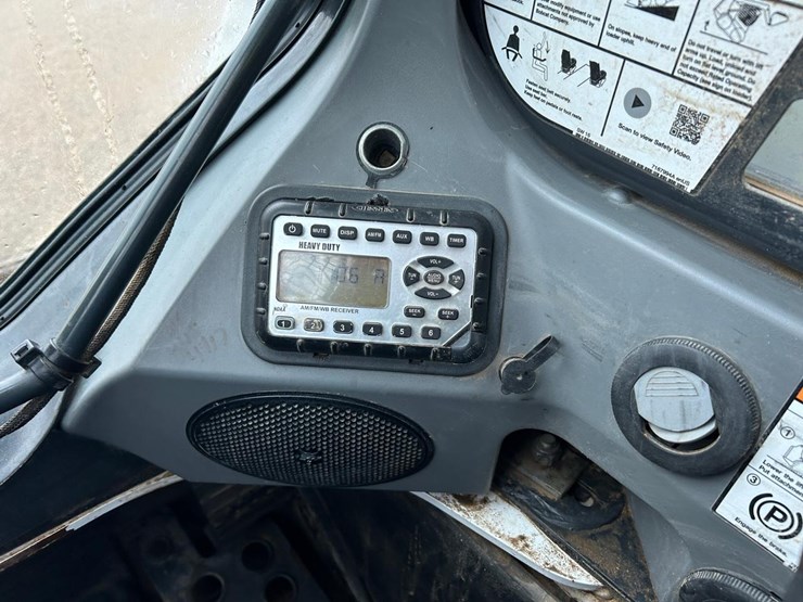 2022-bobcat-t870-image-26