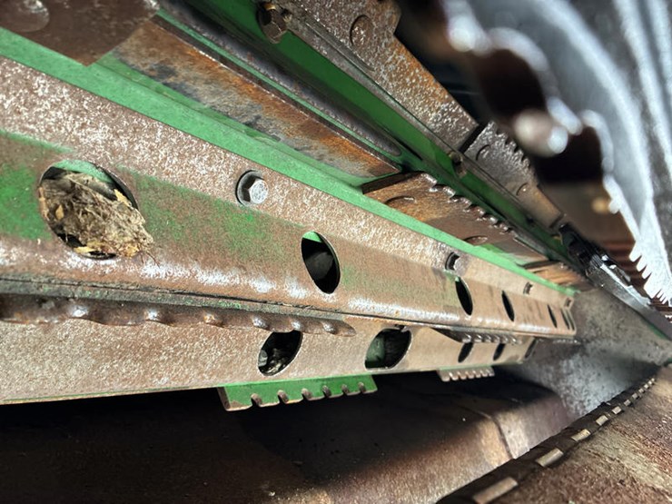 2013-john-deere-s680-image-33