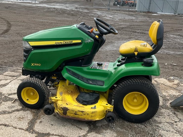 john-deere-x390-image-2