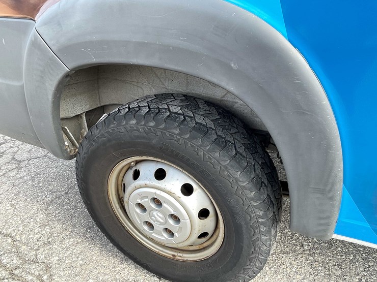 #1426-•-2016-white-ram-van-(has-wi-title)-(of)-image-21