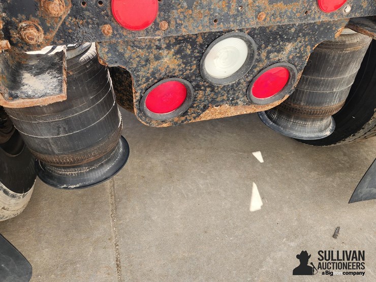 2003-freightliner-columbia-120-image-9