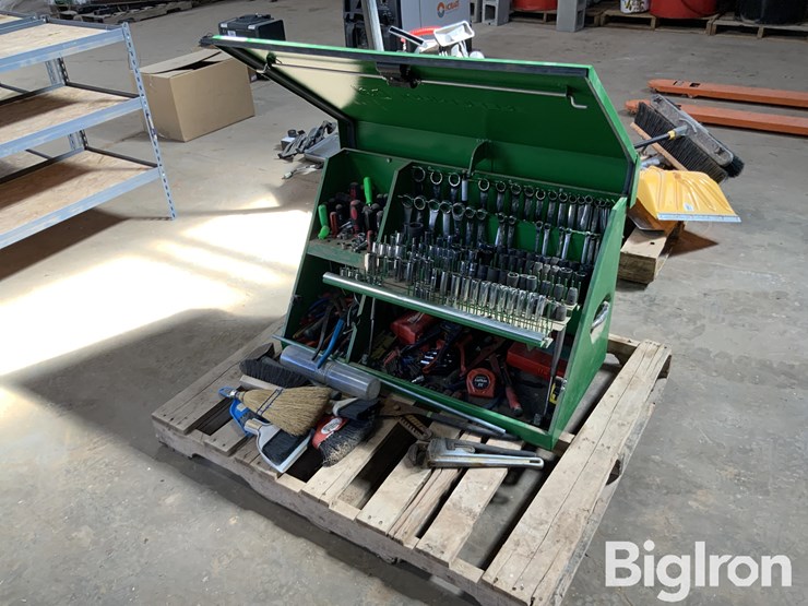 john-deere-toolbox-&-tools-image-3