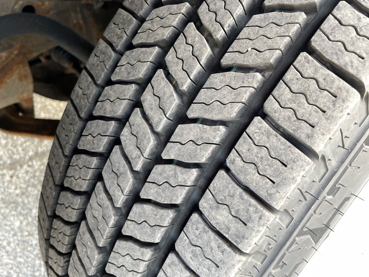 2012-chevrolet-3500hd-image-46