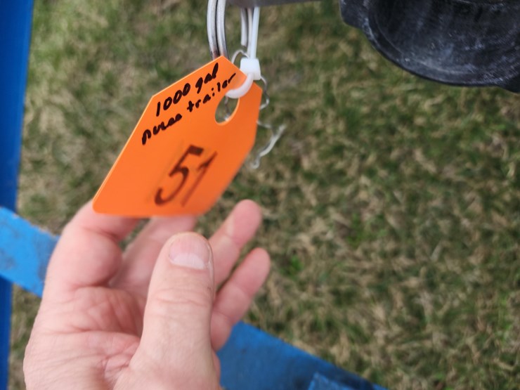 tag-#51,-1000-gal-nurse-trailer-image-2