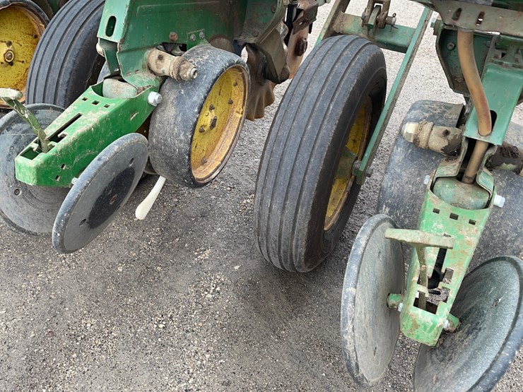 john-deere-7000-image-9