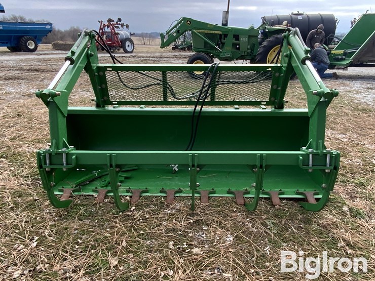 john-deere-8-image-2