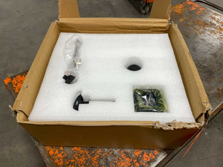 #2335-•-new-heavy-duty-trailer-hitch-(cw)-image-12