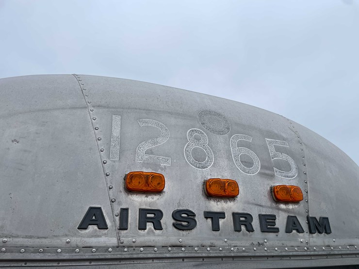 #1435-•-1978-airstream-land-yacht-31'---fully-remodeled,-road-ready-(has-wi-title)-(of)-image-141