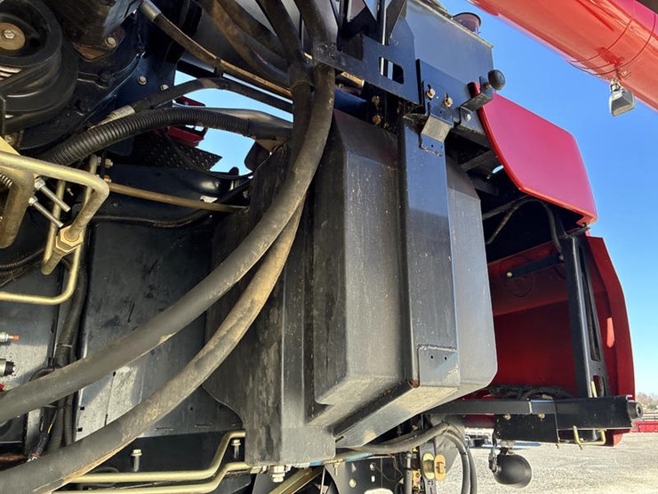 2012-case-ih-8230-image-60