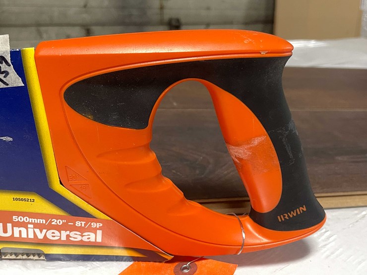 universal-880-image-4