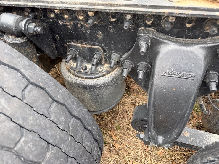 #40952-•-2016-freightliner-t/a-daycab-truck-tractor-3akjged50gshn2261-image-17