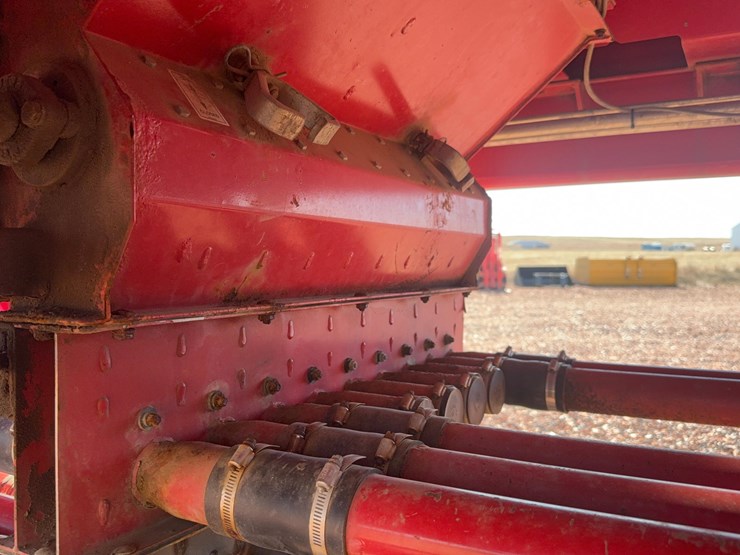 morris-contour-air-seeder-with-morris-8300-air-cart-image-33