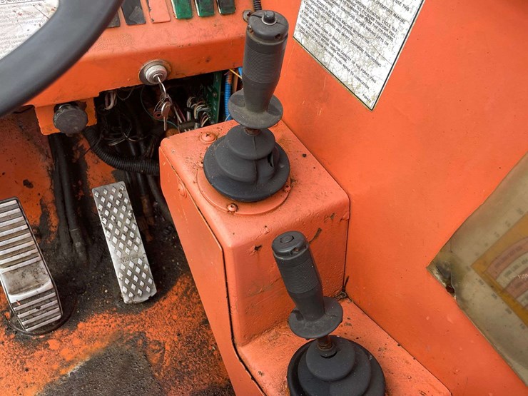 lull-844c-42-image-15