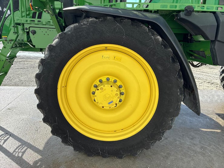 2022-john-deere-600r-image-58