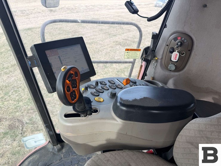 2008-case-ih-7010-image-92