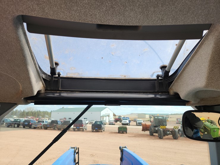 2010-new-holland-t7050-image-35