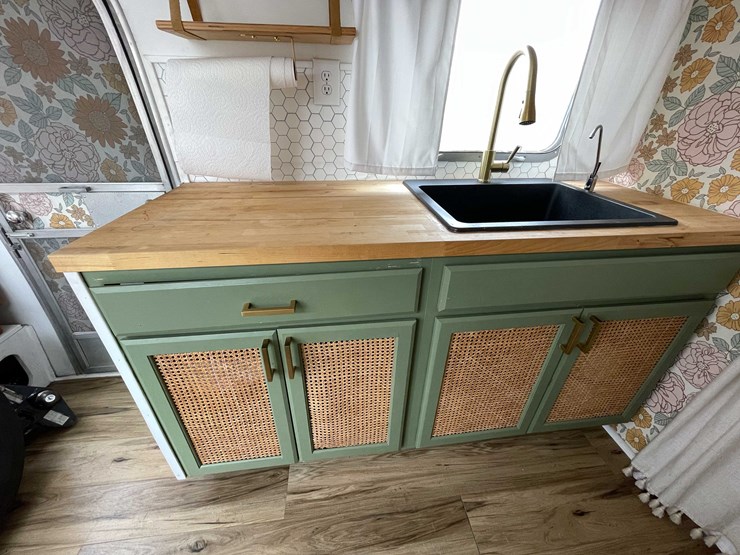 #1435-•-1978-airstream-land-yacht-31'---fully-remodeled,-road-ready-(has-wi-title)-(of)-image-62