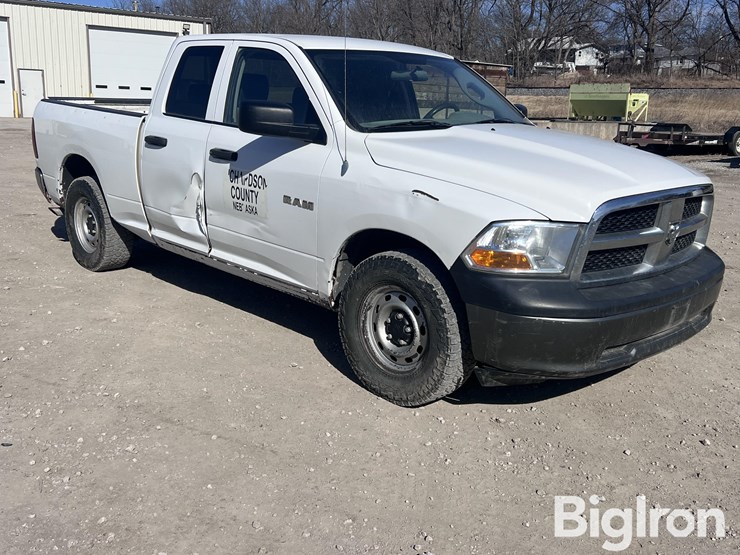 2010-dodge-ram-1500-image-3