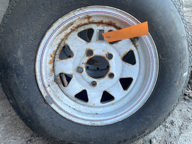 #6021-•-(2)-trailer-tires-on-rims-image-4