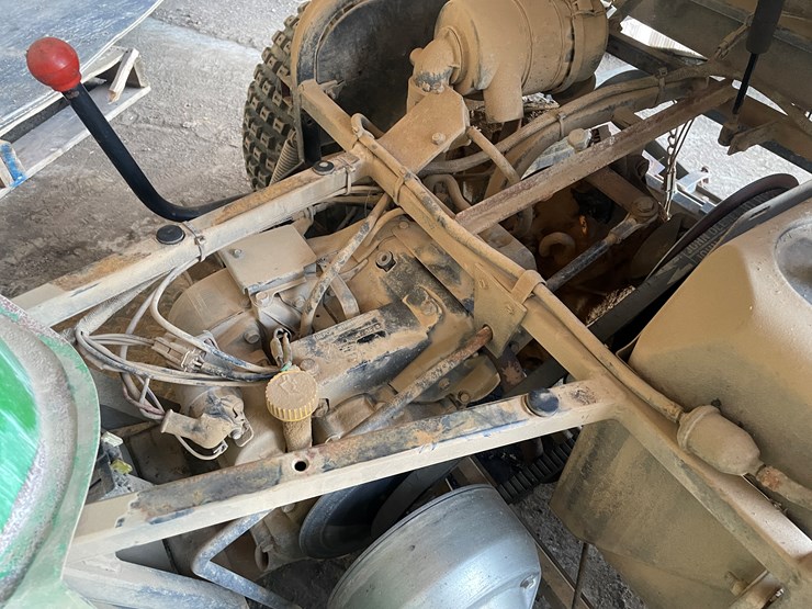 #6018-•-john-deere-1200a-ride-on-finisher-with-seeder-image-12