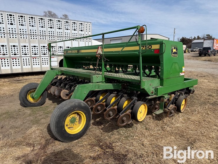 john-deere-750-image-5