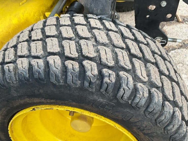 john-deere-x390-image-32