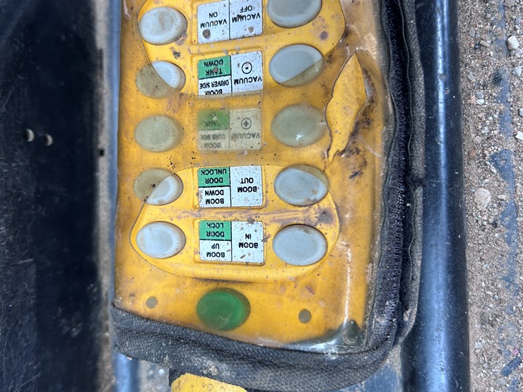 #1690-•-2013-international-7500-6x4-hydro-excavation-truck-image-78