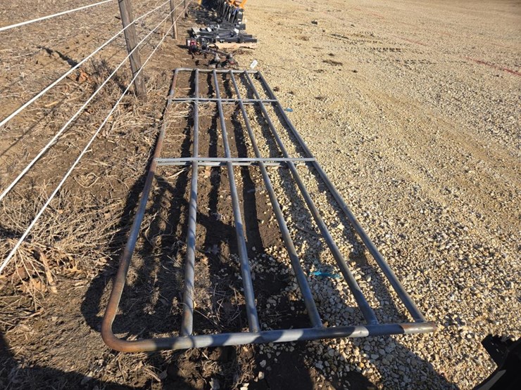 #8072-•-16'-pipe-gate-image-2