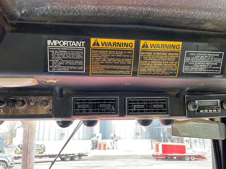 tag-#56,-1979-case-2290-tractor-image-21