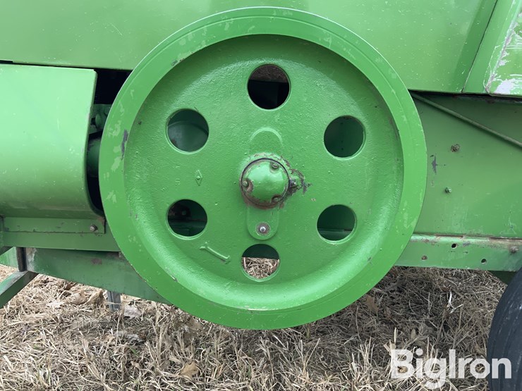 john-deere-336-image-16