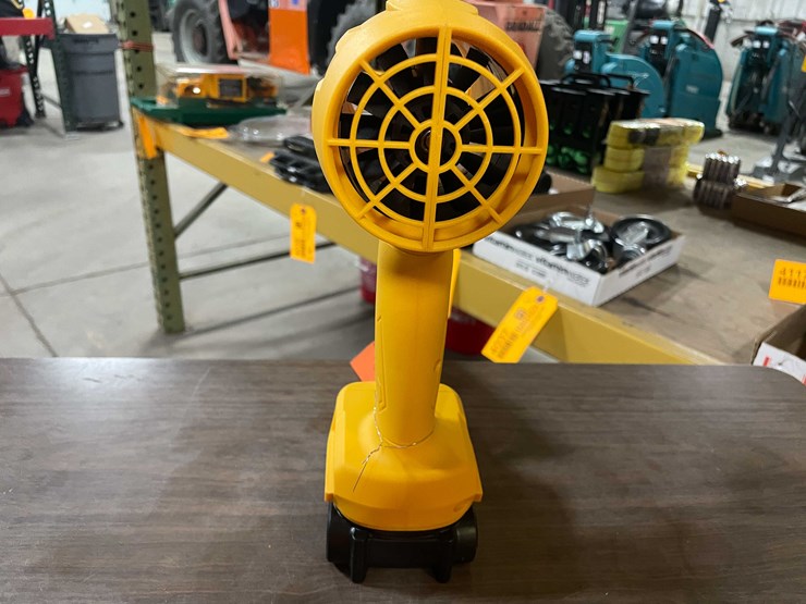 #2292-•-cordless-leaf-blower-with-21-volt-li-ion-battery-and-charger-(pr11)-image-2