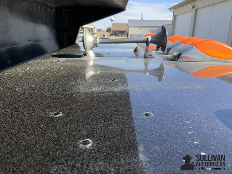 1995-freightliner-fld112-image-18