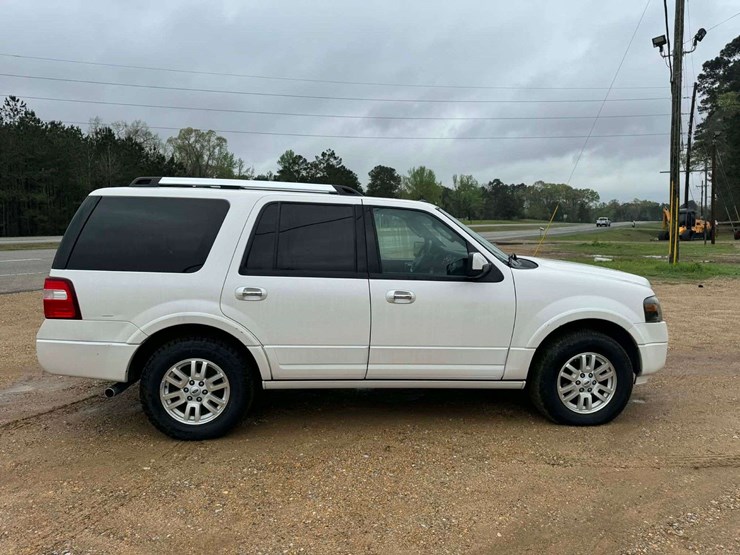 2014-ford-expedition-limited-image-5