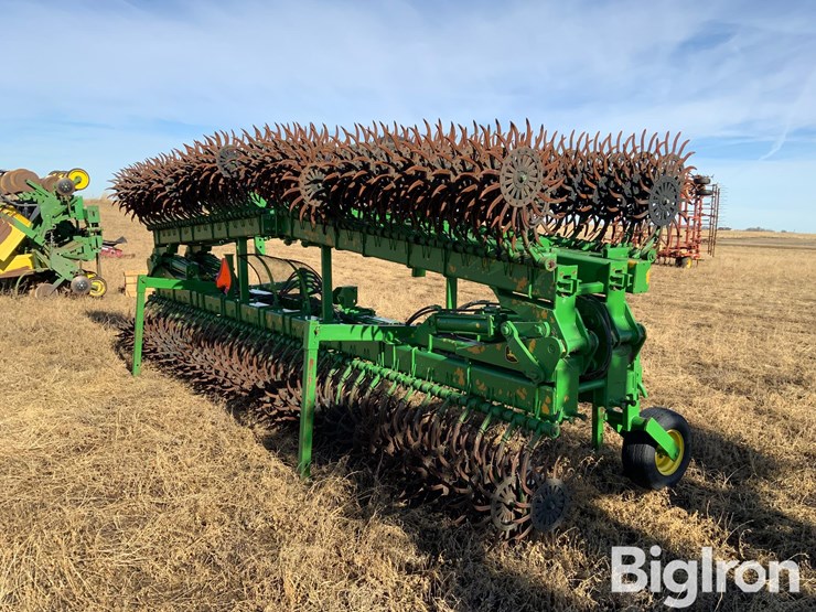 2022-john-deere-60-image-5