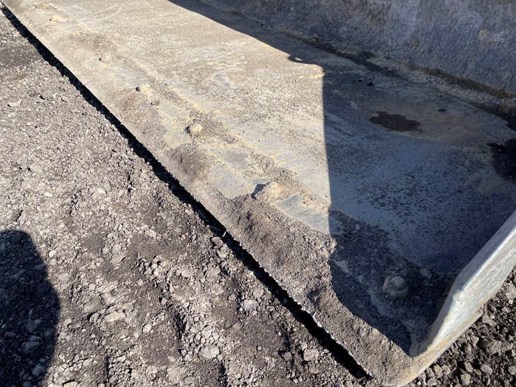 2019-new-holland-c237-image-10