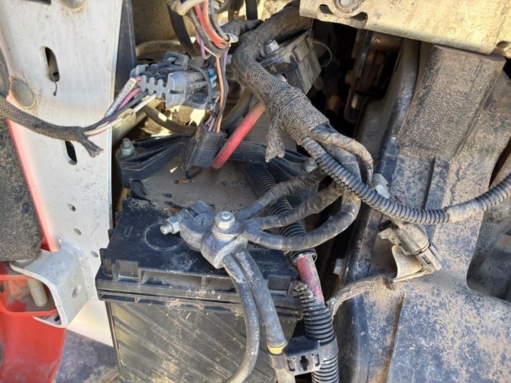 2018-bobcat-s550-image-38