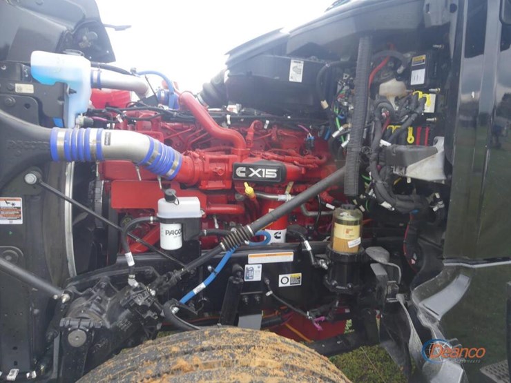 2025-peterbilt-567-image-12