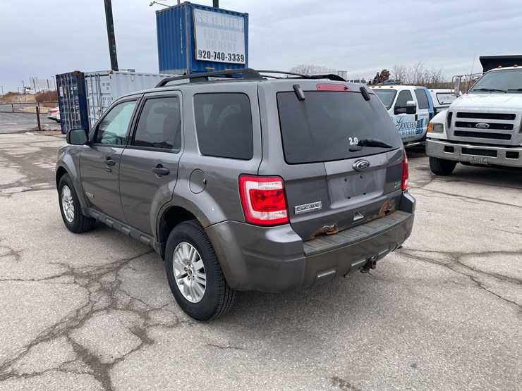 2011-ford-escape-image-7