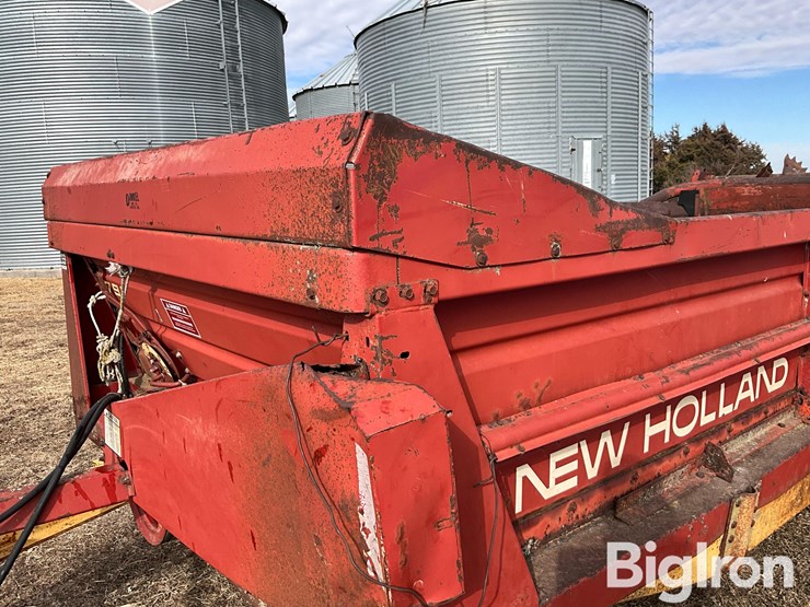 new-holland-791-image-12