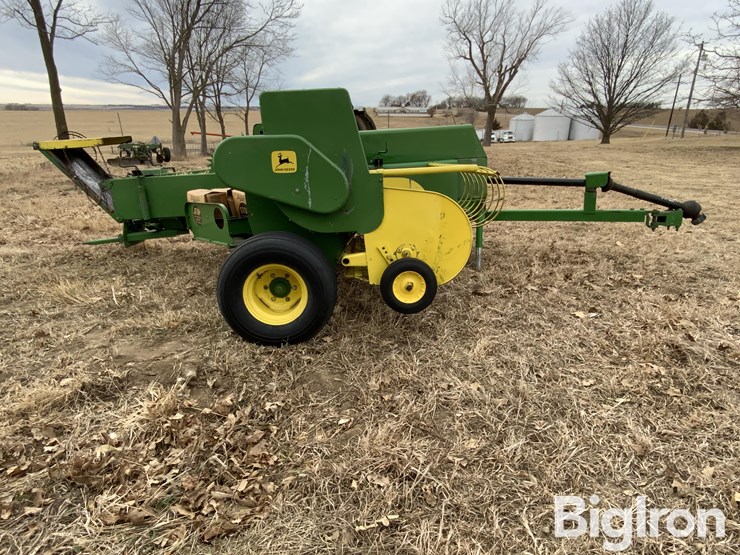 john-deere-336-image-4