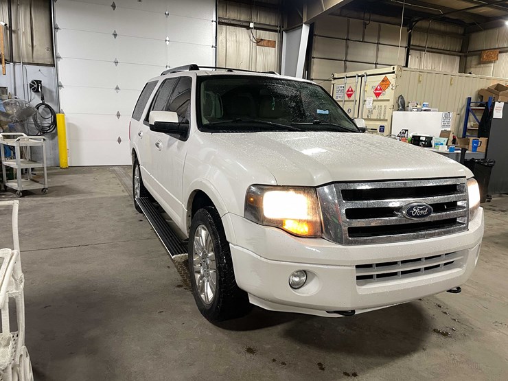 2014-ford-expedition-limited-image-3