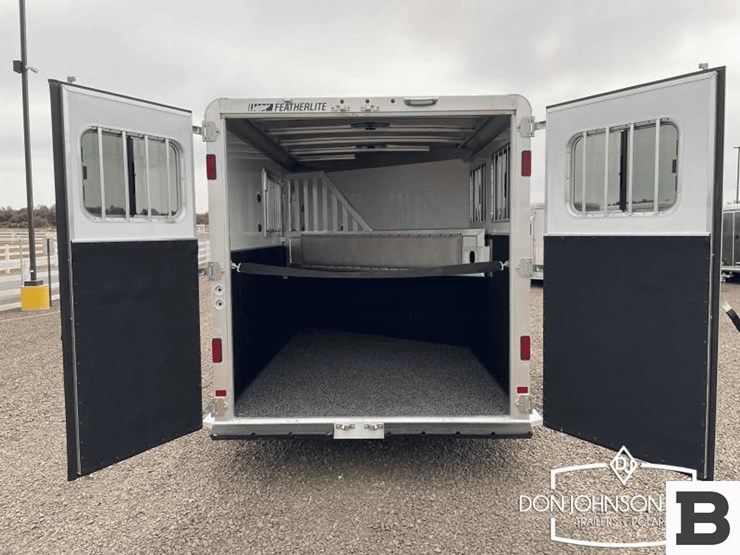 2024-featherlite-9400-72pt-2-h-horse-trailer-image-8