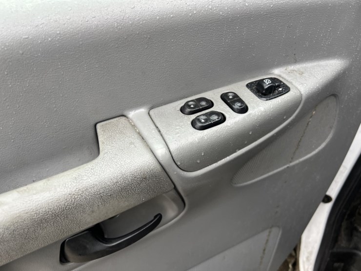 2008-ford-e350-image-23